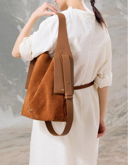 ⑧HANDBAG Large Suede Tote Bag With Hanging Ears Lazy Commuter Shoulder Crossbody Bag Fall/Winter 2024